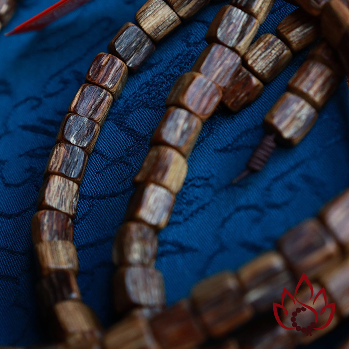 Vòng Trầm Hương 108 Hạt | 7 Ly | Trầm Kiến Tự Nhiên